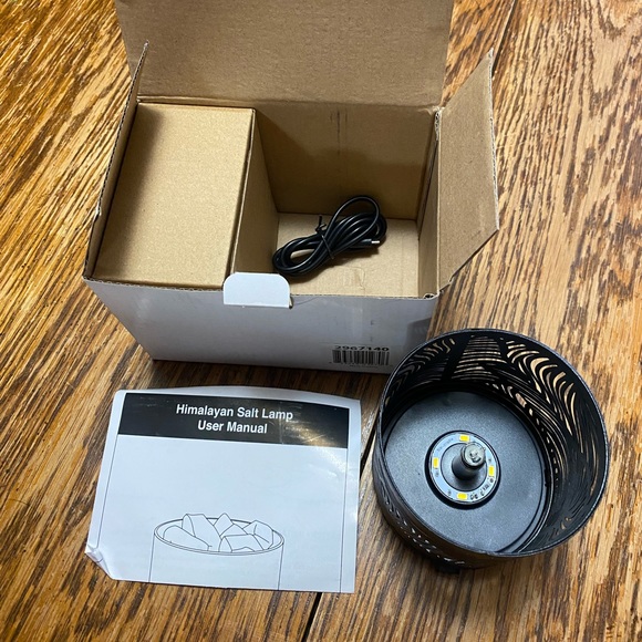 Himalayan Salt Lamp - Picture 4 of 4